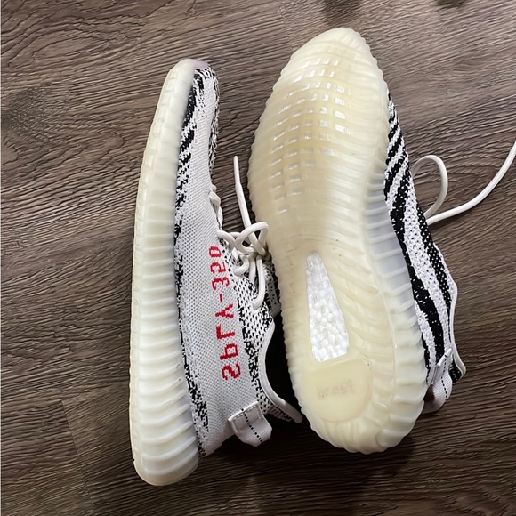 Mens Yeezy Sneaker Bundle - Picture 4 of 7
